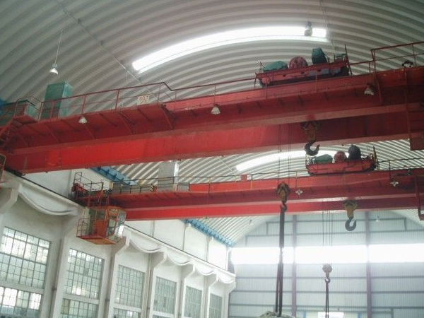 雙梁行車變頻器控制有哪些常用的控制策略和算法？