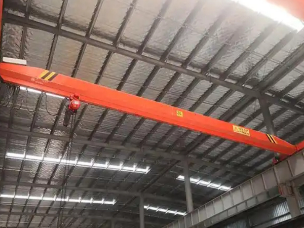 單梁行車控制箱散熱風(fēng)扇接線是否影響整體性能？散熱風(fēng)扇接線與單梁行車性能關(guān)系